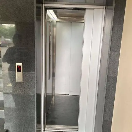 Appartamento Apartment Sofia near Metro station-FREE Parking