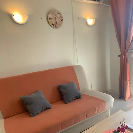 Apartment Sofia near Metro station-FREE Parking Appartamento